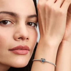 Pandora Charms<Charm Cœur Entrelacé et Pierres Bleu